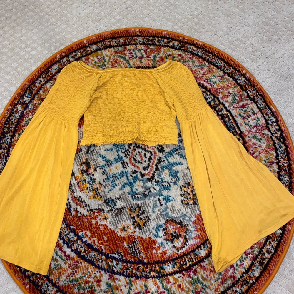 Boutique crop with flowy sleeves